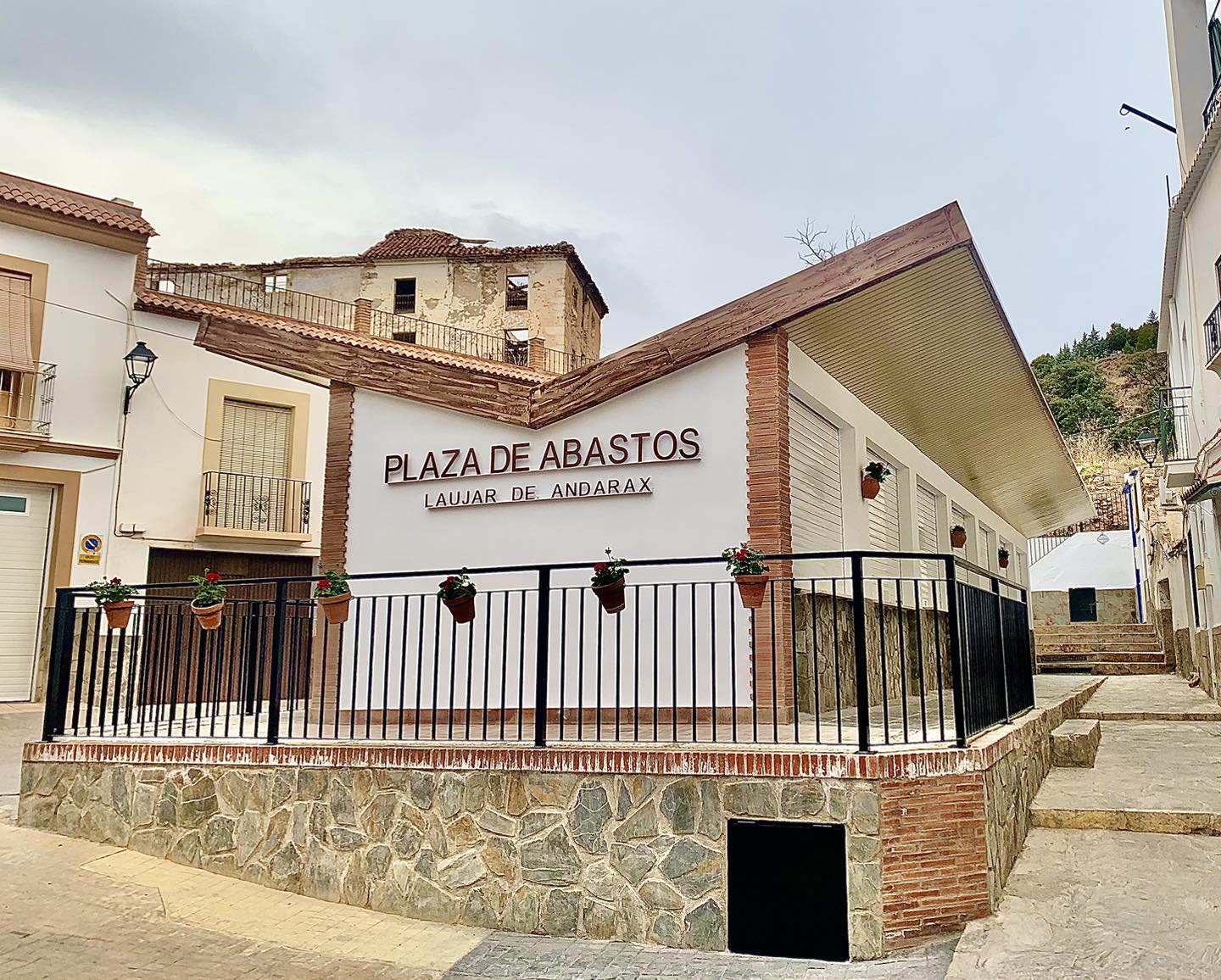 PLAZA DE ABASTOS. Haga click aquí para acceder a la galería de imágenes.